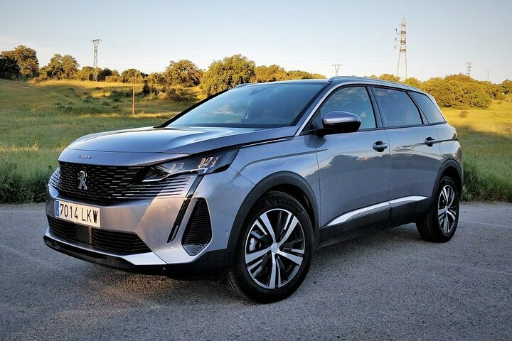 Private Transfer from Deshaies or Trois Riviers to Pointe a Pitre Airport by SUV - Photo 1 of 6