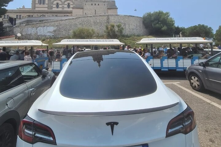 Marseille Airport to Aix en Provence Hotel: Private Transfers - Photo 1 of 4