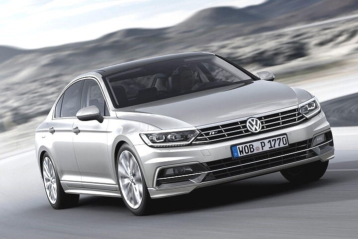 Private Transfer from Nantes Atlantique Airport NTE to Puy du Fou Park - Photo 1 of 8