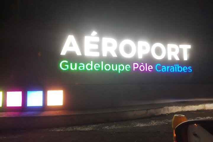 Caribbean Pole airport pick-up