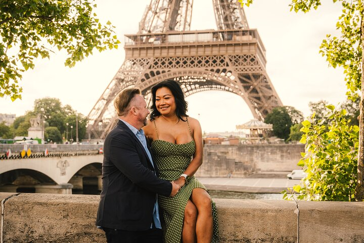 Professional Eiffel Tower Photo Tour with VOGUE Photographer - Photo 1 of 25