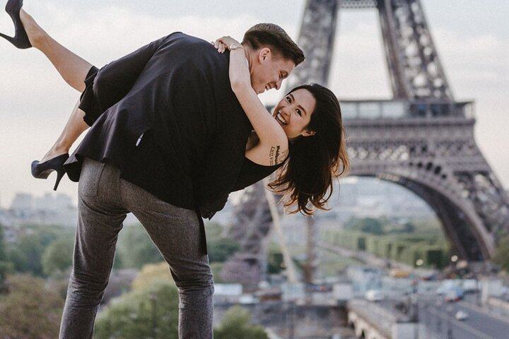 Romantic VIP Photoshoot in Paris with Champagne & Private Transfers - Photo 1 of 12