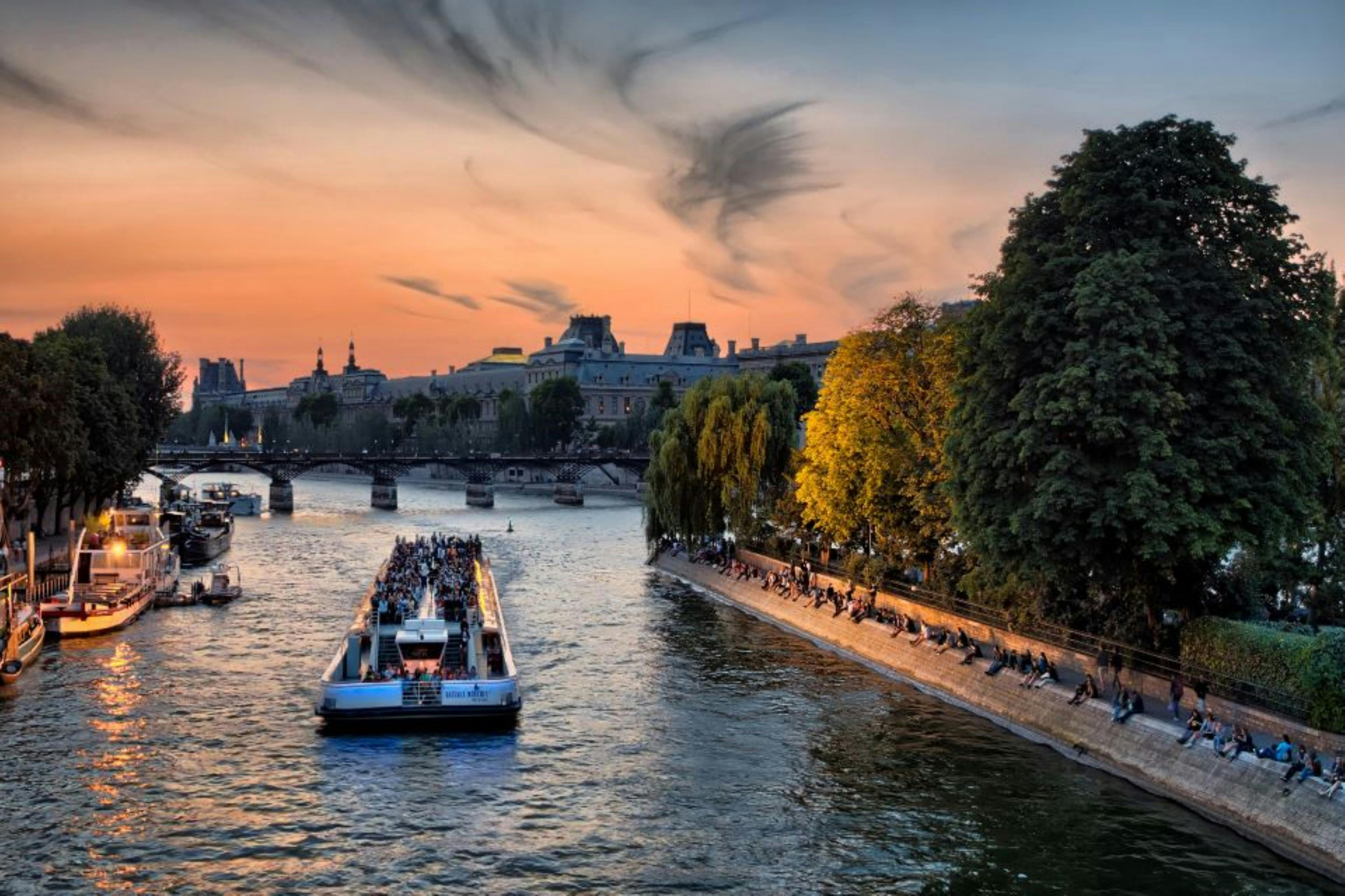 Paris: 1-Hr Seine River Cruise + Crepe Tasting - Photo 1 of 3