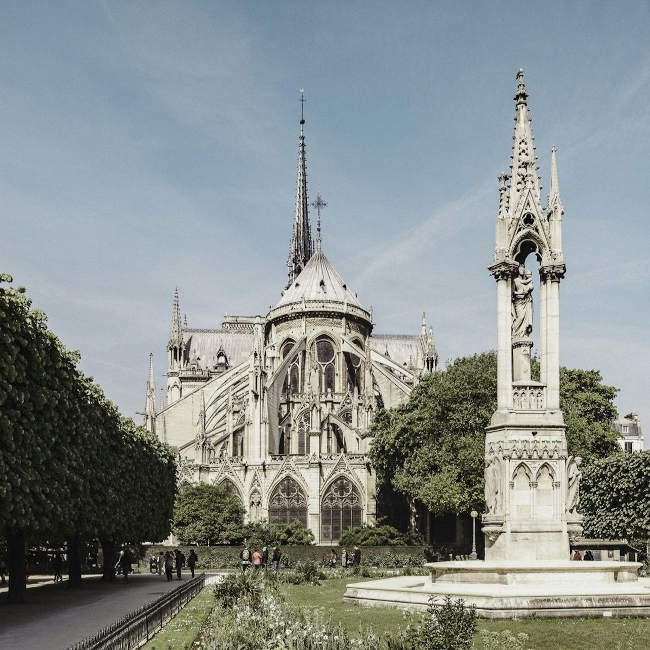 Île de la Cité, Sainte-Chapelle & Conciergerie: Guided Tour - Photo 1 of 9
