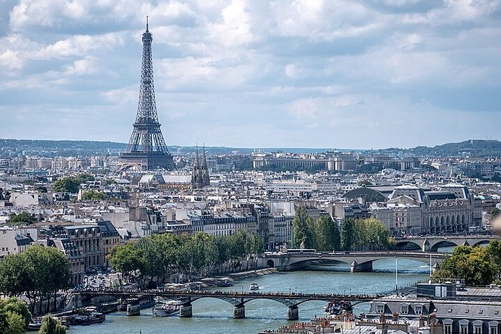 Paris: CDG/ORY Airport Private Roundtrip to Paris City Center - Photo 1 of 14