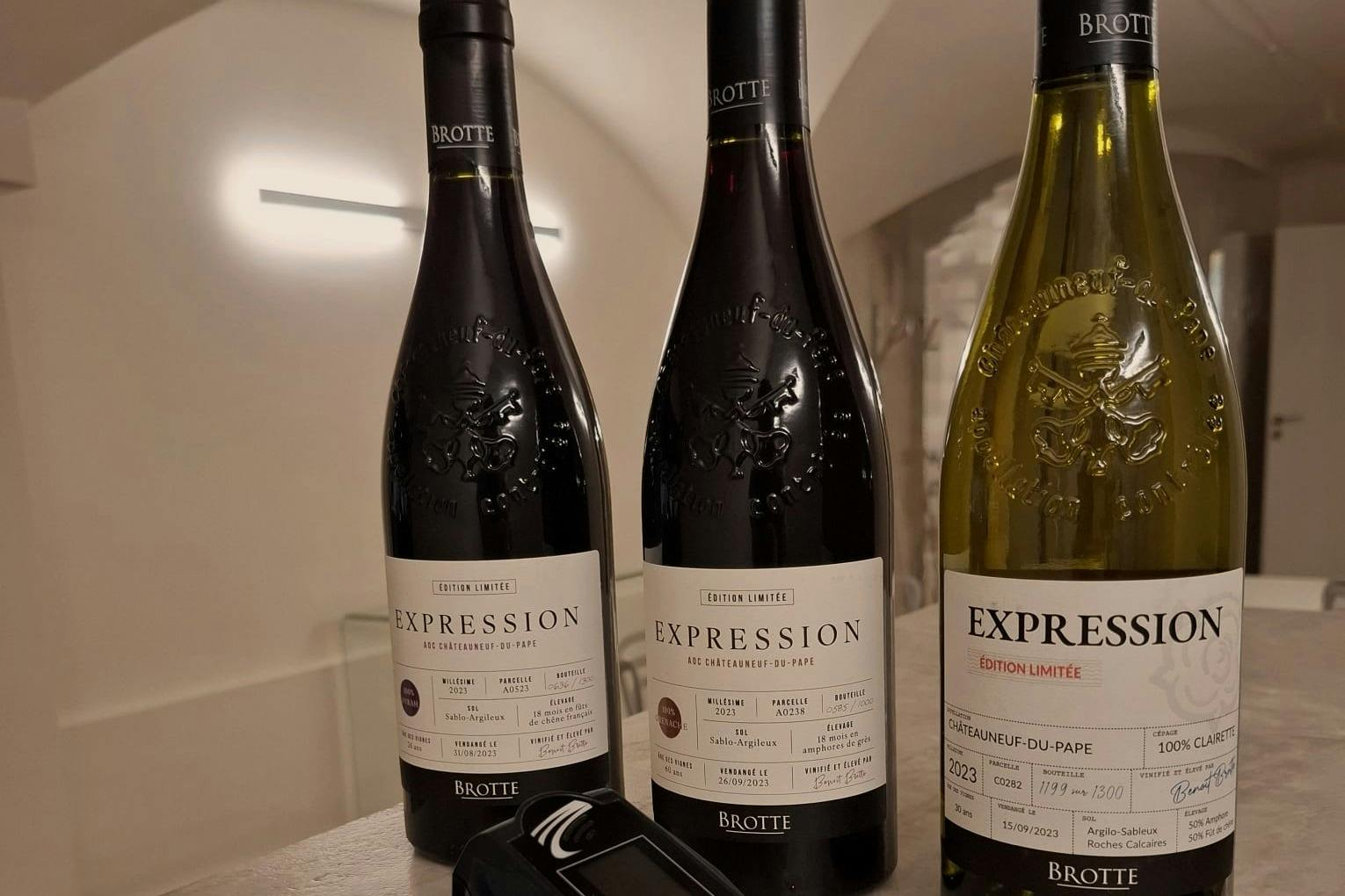 Châteauneuf-du-Pape: Food & Wine Tasting Tour + Audio Guide - Photo 1 of 4