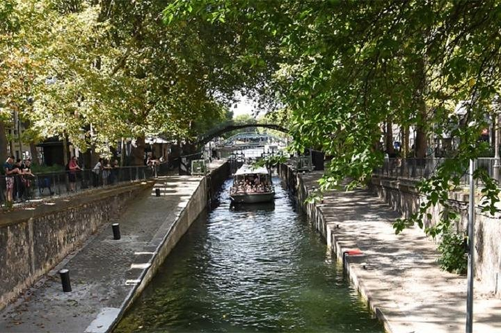 "The Old Paris" on the Canal Saint Martin : Port de l'Arsenal - Photo 1 of 7