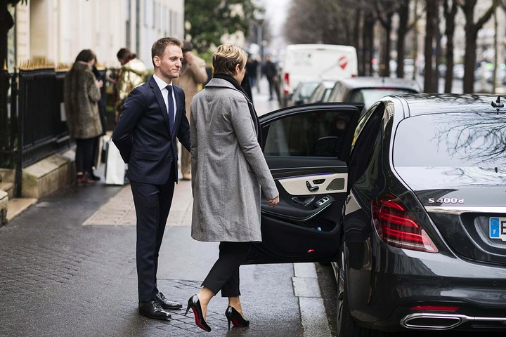 Toulouse Airport private transfer to Toulouse City center - Photo 1 of 4