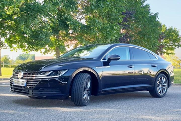 Transfer - Private driver between Disneyland Paris and the city of Paris - Photo 1 of 6