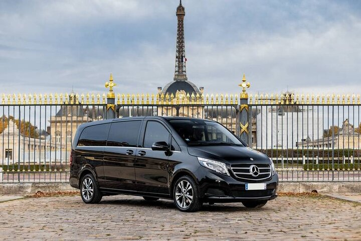 Transfer to the Ile de France region from CDG or ORLY Airport - Photo 1 of 7