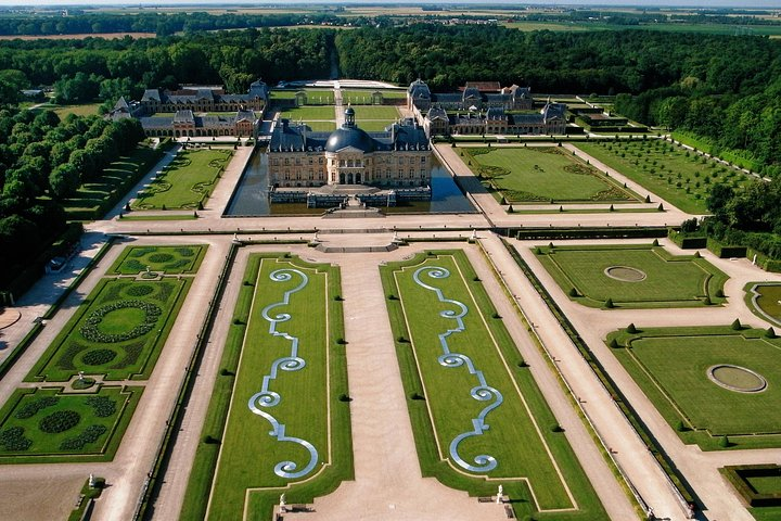 VAUX-LE-VICOMTE- private day-trip (pickup and dropoff at/to your hotel in Paris) - Photo 1 of 12