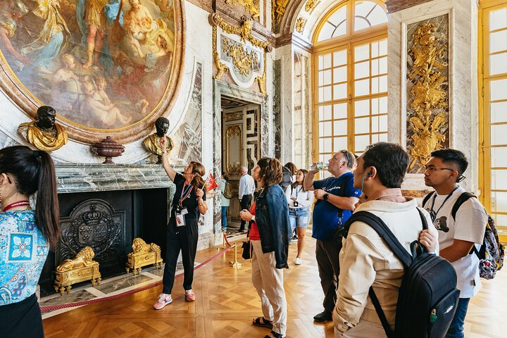 Versailles Palace Guided Tour with Reserved Entry - Photo 1 of 15