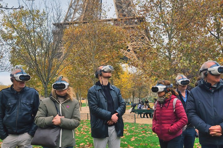 Viality Tour: Virtual Reality Guided Tour - Eiffel Tower - Photo 1 of 11