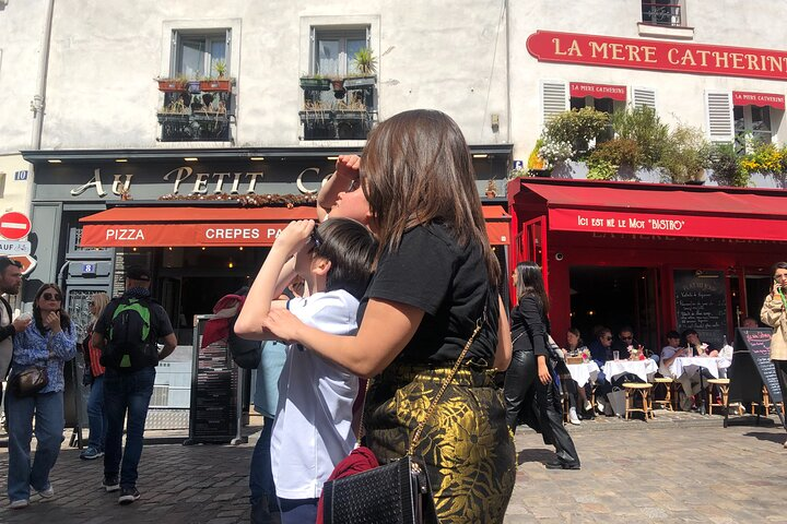 Montmartre Treasure Hunt — Fun and Cultural Investigation - Photo 1 of 7