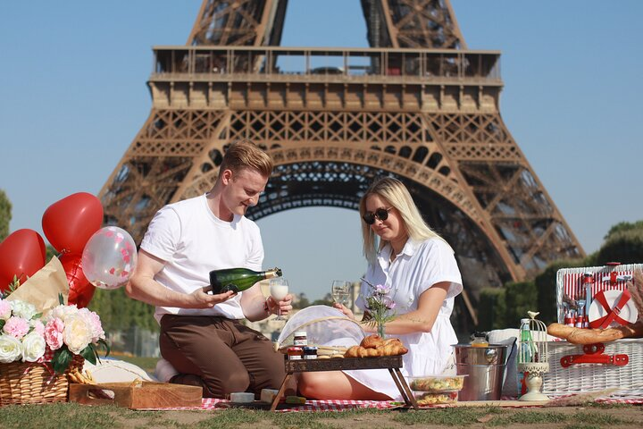 Proposal Photoshoot in Champs de Mars