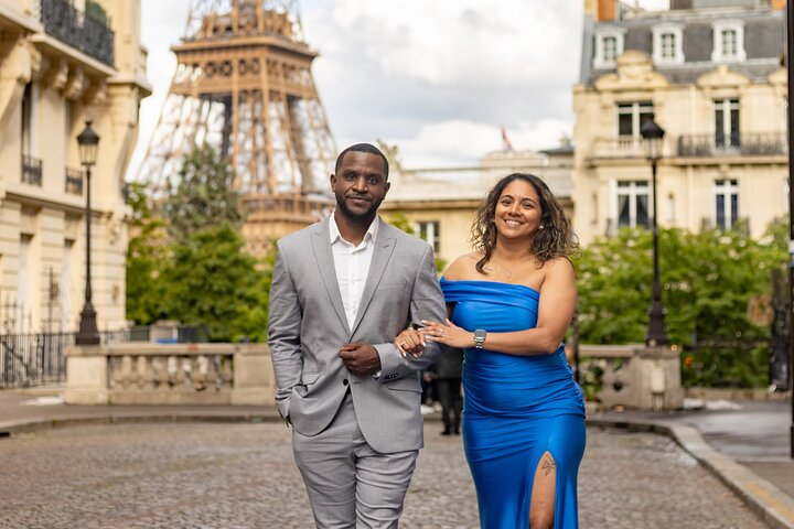 Paris Photo Shoot Session - Eiffel Tower Photographer - Photo 1 of 25