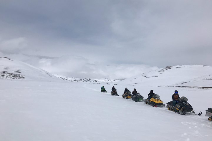 Group Tour with Snow Mobiles 