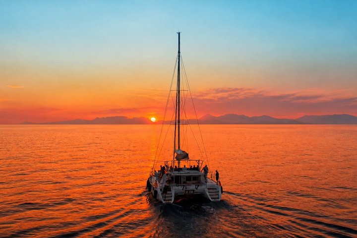 3-Hours Sunset Catamaran Cruise with Dinner all Inclusive - Photo 1 of 14