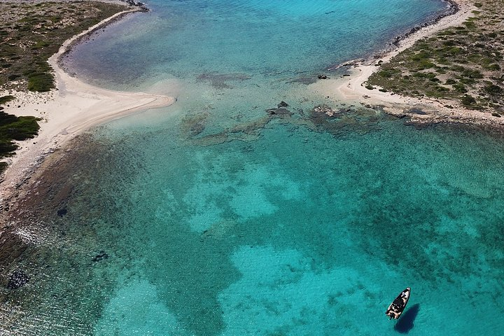 4h Private Cruise PAROS - PANTERONISIA - SOUTH COASTLINE OF PAROS - Photo 1 of 20