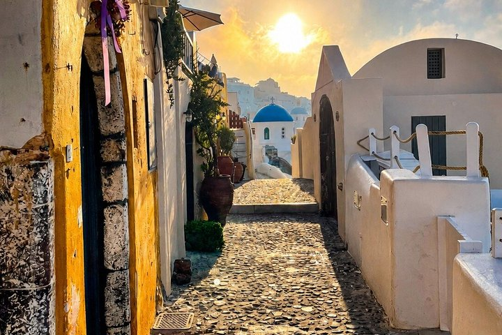 Beat The Crowds Oia Private Morning Tour - Photo 1 of 10