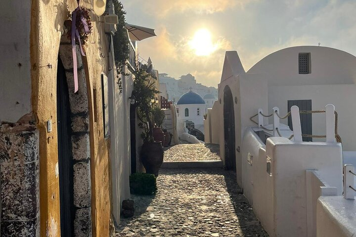 Beat The Crowds Oia Private Morning Tour - Photo 1 of 10