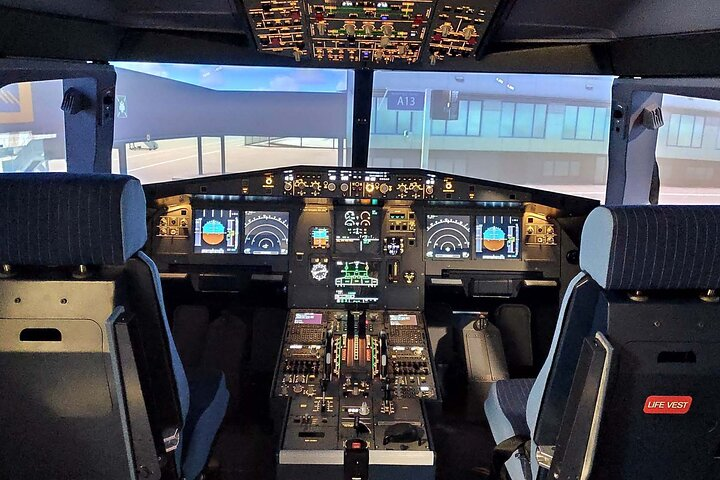 Experience the cockpit of an Airbus A320 immersing yourself in an exceptional simulation that combines the essence of flight with the excitement of aviation mastery in Athens.