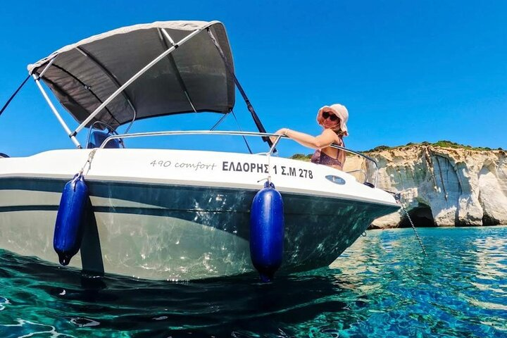 Eldoris Private Boat Rental in Milos - Photo 1 of 6