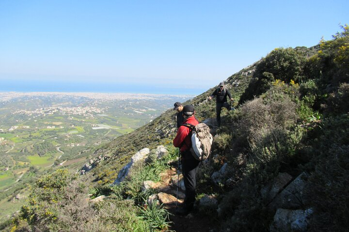 Giouhtas Mount Trekking - Photo 1 of 6