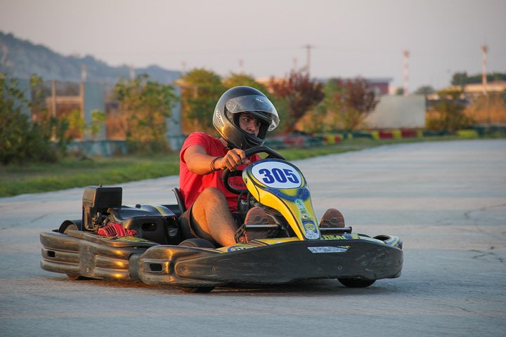 Go karting experience - Photo 1 of 11