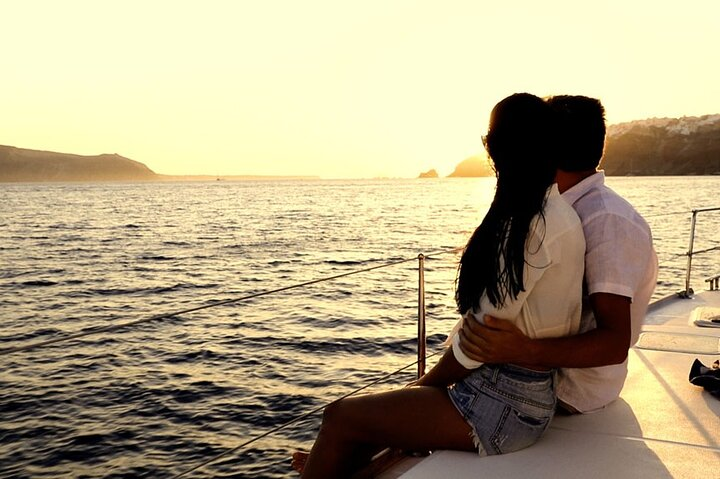 Golden Route: Santorini Sunset Cruise with Oia Town views