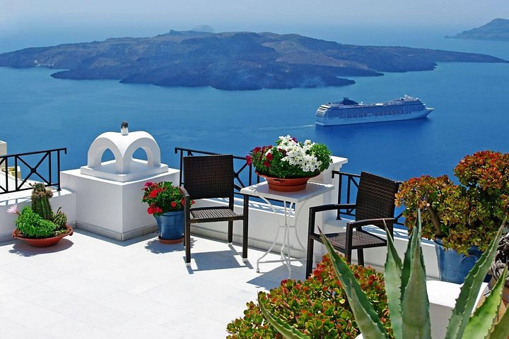 Sightseeing Tour in Santorini with wine tasting - Photo 1 of 10