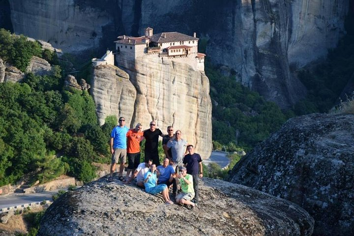 Hiking in magnificent Meteora - Photo 1 of 6