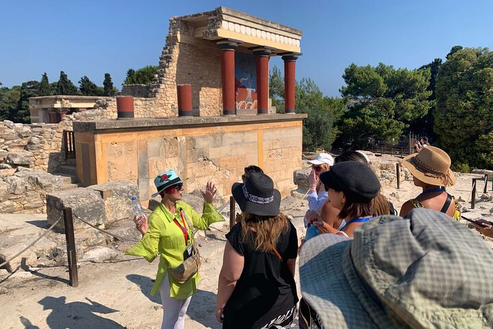 KNOSSOS PALACE private tour ( with Transfer from Heraklion Prefecture ) - Photo 1 of 10
