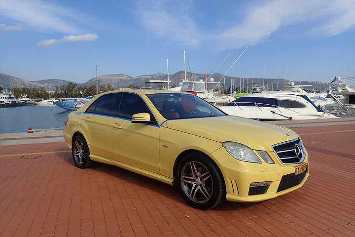 "Luxurious Transportation by Sedan,MiniVan or MiniBus" - Photo 1 of 3