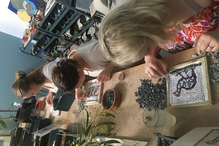 Family creative moments at 13 mosaic studio.
