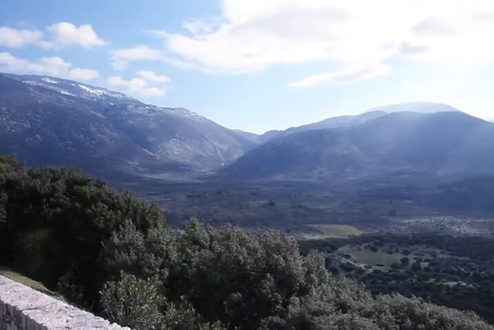 Private Delphi tour with a Pickup and optional Thermopylae  - Photo 1 of 20