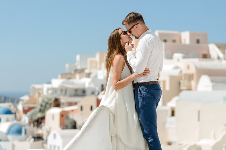 Private Marriage Proposal Photoshoot in Oia - Photo 1 of 4