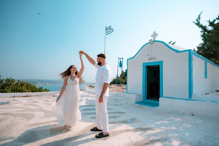 Private Vacation Photoshoot with Photographer in Naxos - Photo 1 of 25