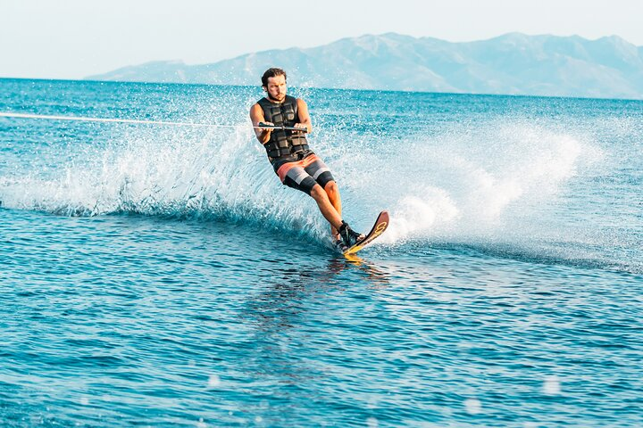 The most fun full-body workout ever invented by humans! A competitive and recreational aquatic activity, waterski is by no chance the king of watersports!
