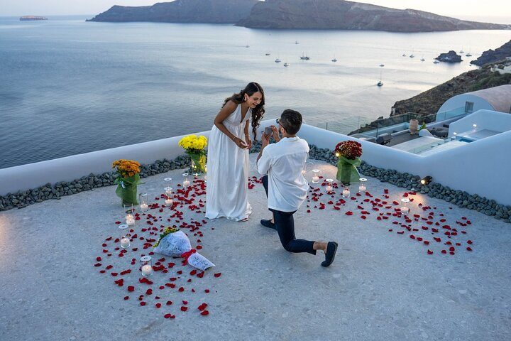 Proposal Photoshoot Santorini - Photo 1 of 24
