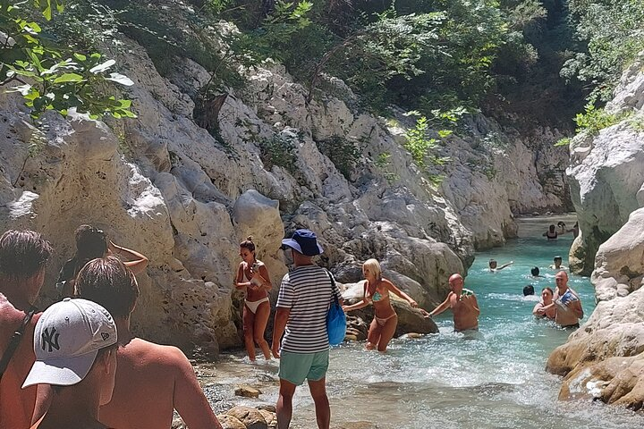 River trekking in the Greek mainland - Photo 1 of 10
