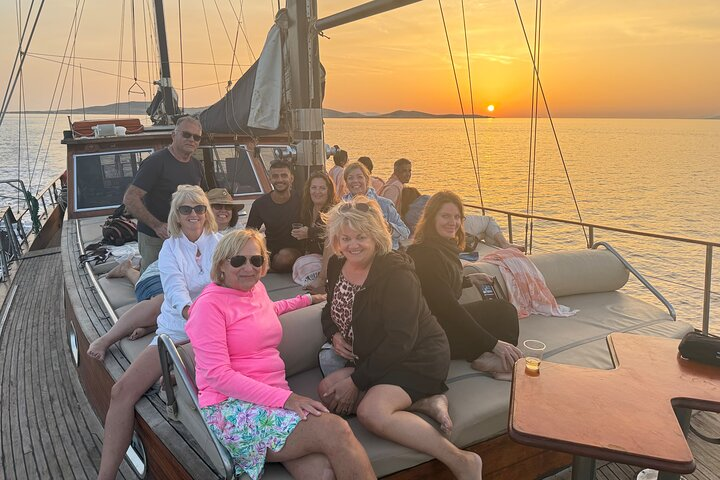 Sunset South Coast Sail Cruise with lunch,drinks, optional transfer - Photo 1 of 24