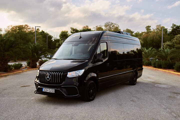 Mercedes Sprinter 14 Guests