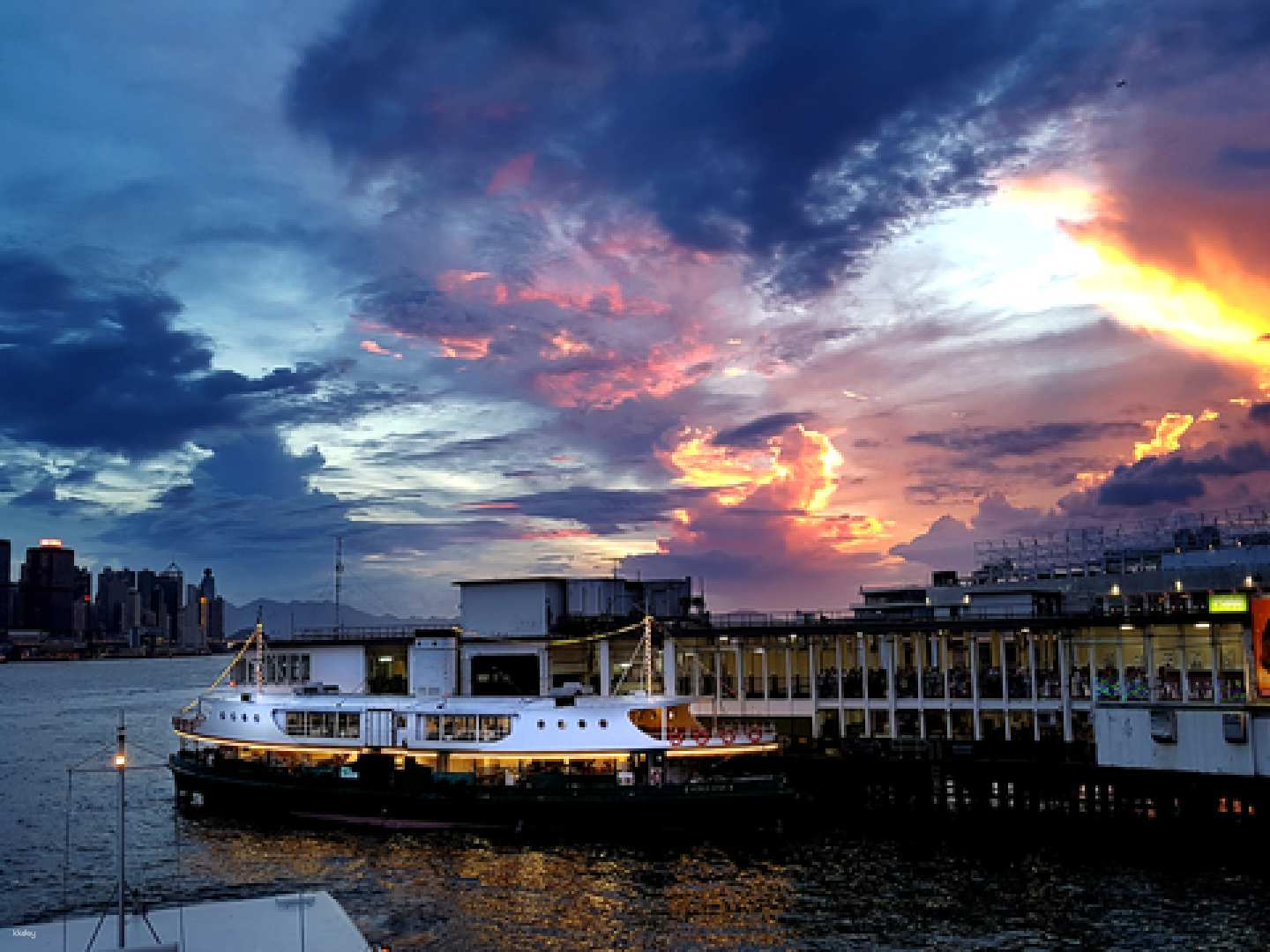 Hong Kong Million Dollar Night View Tour (Korean-speaking guide/downbound  bus provided) in Hong Kong | Pelago