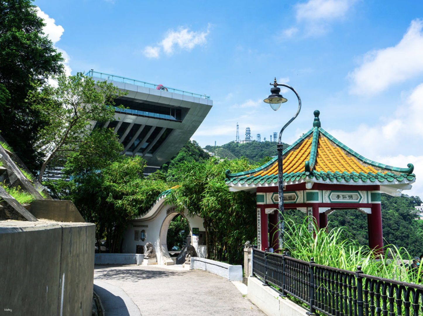 香港的[Hong Kong Story] In-depth tour of Chinese and Western culture｜Round  trip on the Peak Tram·Tim Ho Wan dim sum experience·Walk through the old  city of Central and visit the popular check-in hotspots｜Mandarin/English