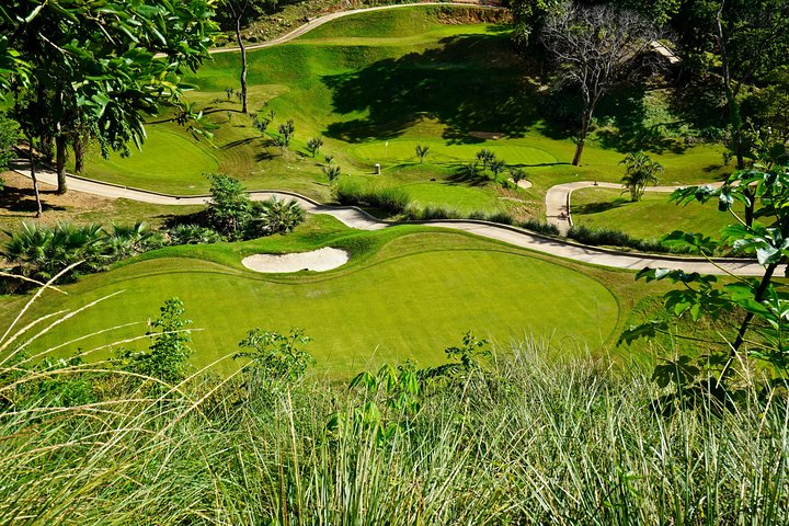 Roatan Golf at The Black Iguana Course - Photo 1 of 20