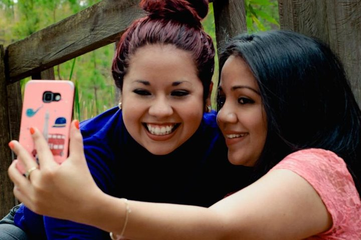 Private Photo Session with a Local Photographer in Roatan - Photo 1 of 9