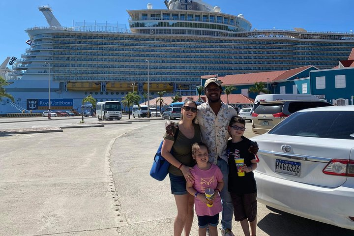 Roatan animal sanctuary and island adventures  - Photo 1 of 14