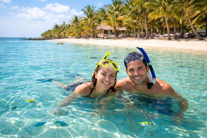 Roatán Private Tour: Sloths, Beach, Rum Tasting & Chocolate - Photo 1 of 8