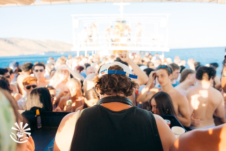 Boat Party Split - Photo 1 of 8